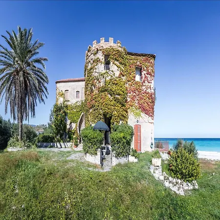 Luxury In Calabria With Private Garden Semesterbostad
